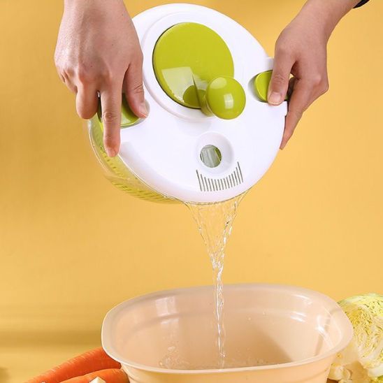 essoreuse à salade pratique et rapide

