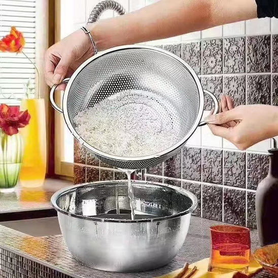 passoire inox de cuisine compacte et solide