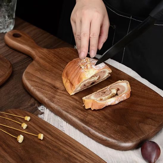 planche à découper bois noyer naturel élégant